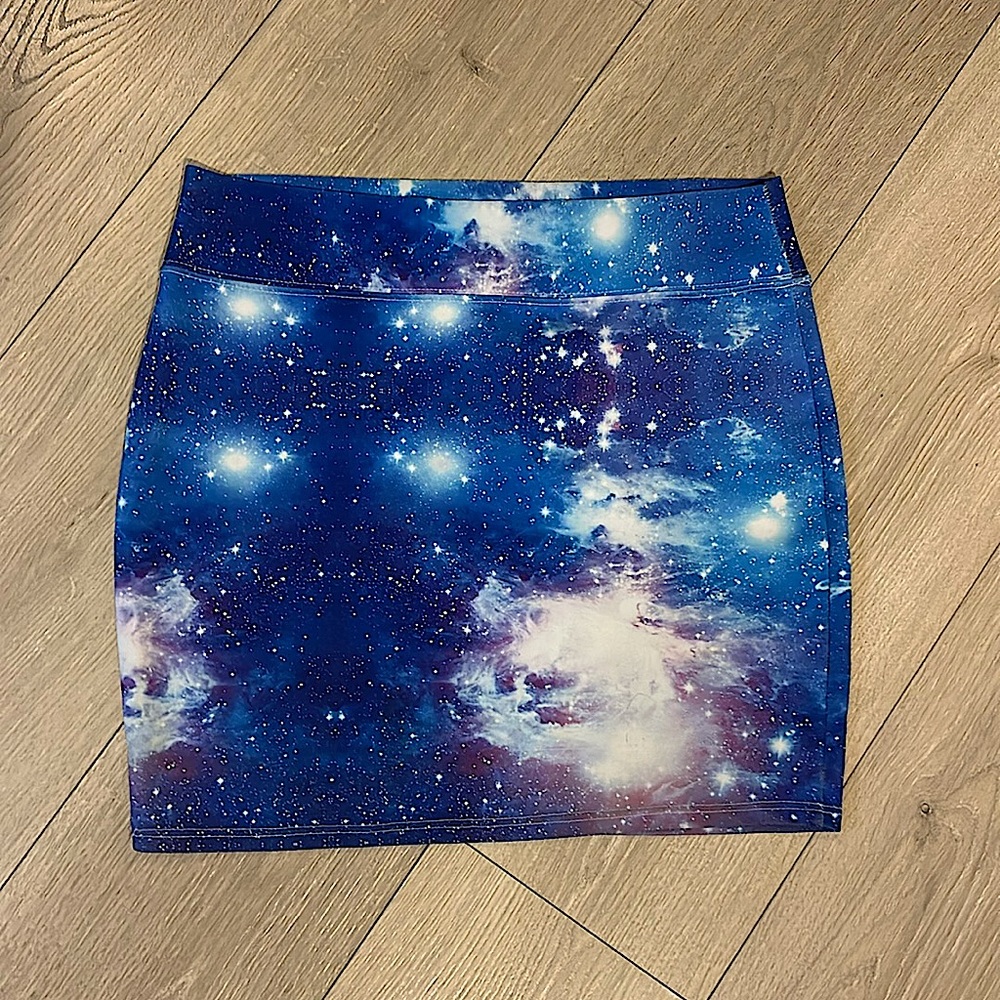 Hot Topic Galaxy Skirt size Medium
